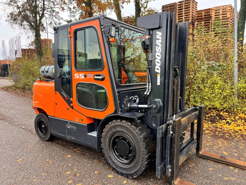 Doosan G55C-5 1593 HOURS - Carretilla elevadora de gas: foto 5 Doosan G55C-5 1593 HOURS - Carretilla elevadora de gas: foto 5