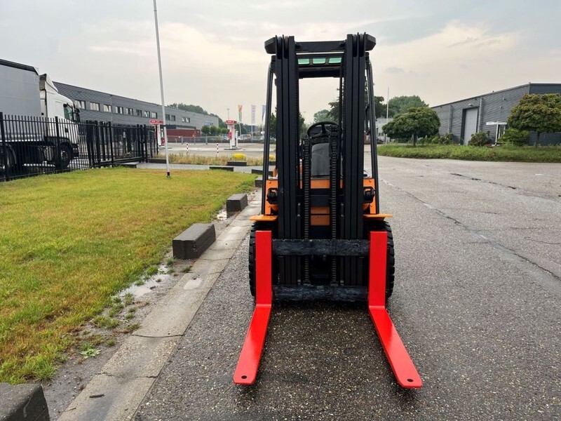 Hyundai 30D-7E - Carretilla elevadora diésel: foto 5 Hyundai 30D-7E - Carretilla elevadora diésel: foto 5