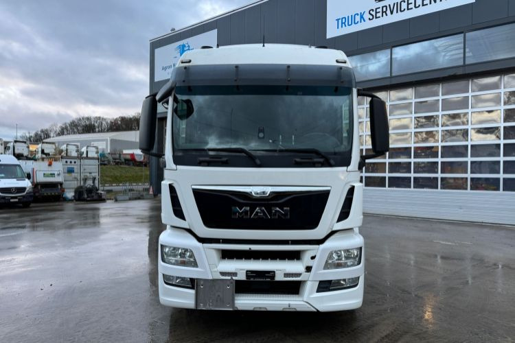 MAN TGS 18.440 ADR Nebenabtrieb Getriebe - Cabeza tractora: foto 2 MAN TGS 18.440 ADR Nebenabtrieb Getriebe - Cabeza tractora: foto 2