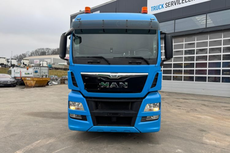 Volvo FH-420 4x2 Retarder MAN TGX 33.520 6x4 - Cabeza tractora: foto 2 Volvo FH-420 4x2 Retarder MAN TGX 33.520 6x4 - Cabeza tractora: foto 2