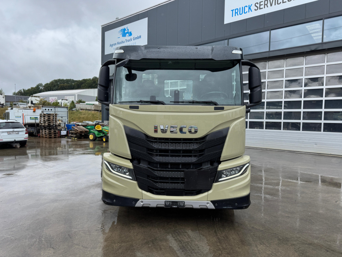 IVECO S Way 420 4x2 Trösch - Camión portacontenedor de cadenas: foto 2 IVECO S Way 420 4x2 Trösch - Camión portacontenedor de cadenas: foto 2
