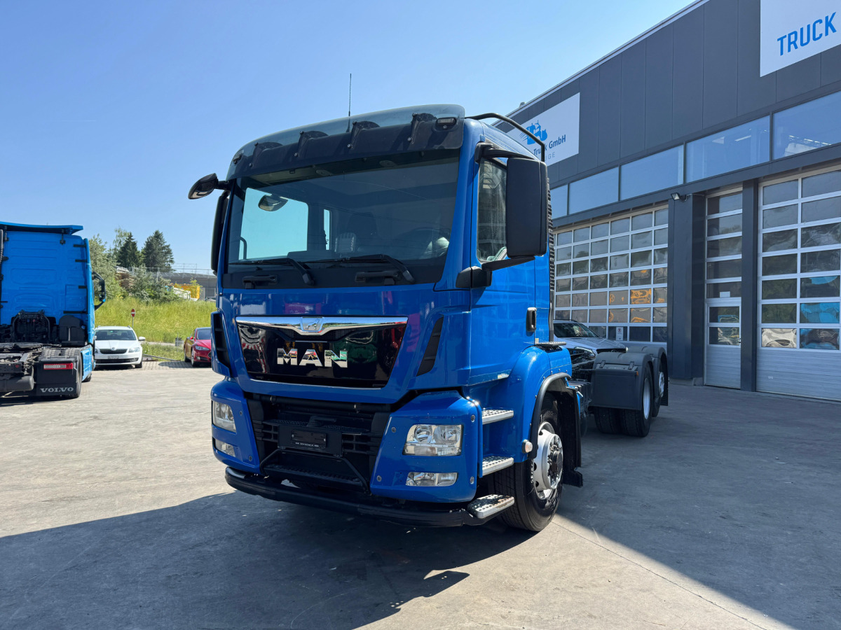 MAN TGS 26.440 6x2/4 Fahrgestell - Camión chasis: foto 1 MAN TGS 26.440 6x2/4 Fahrgestell - Camión chasis: foto 1