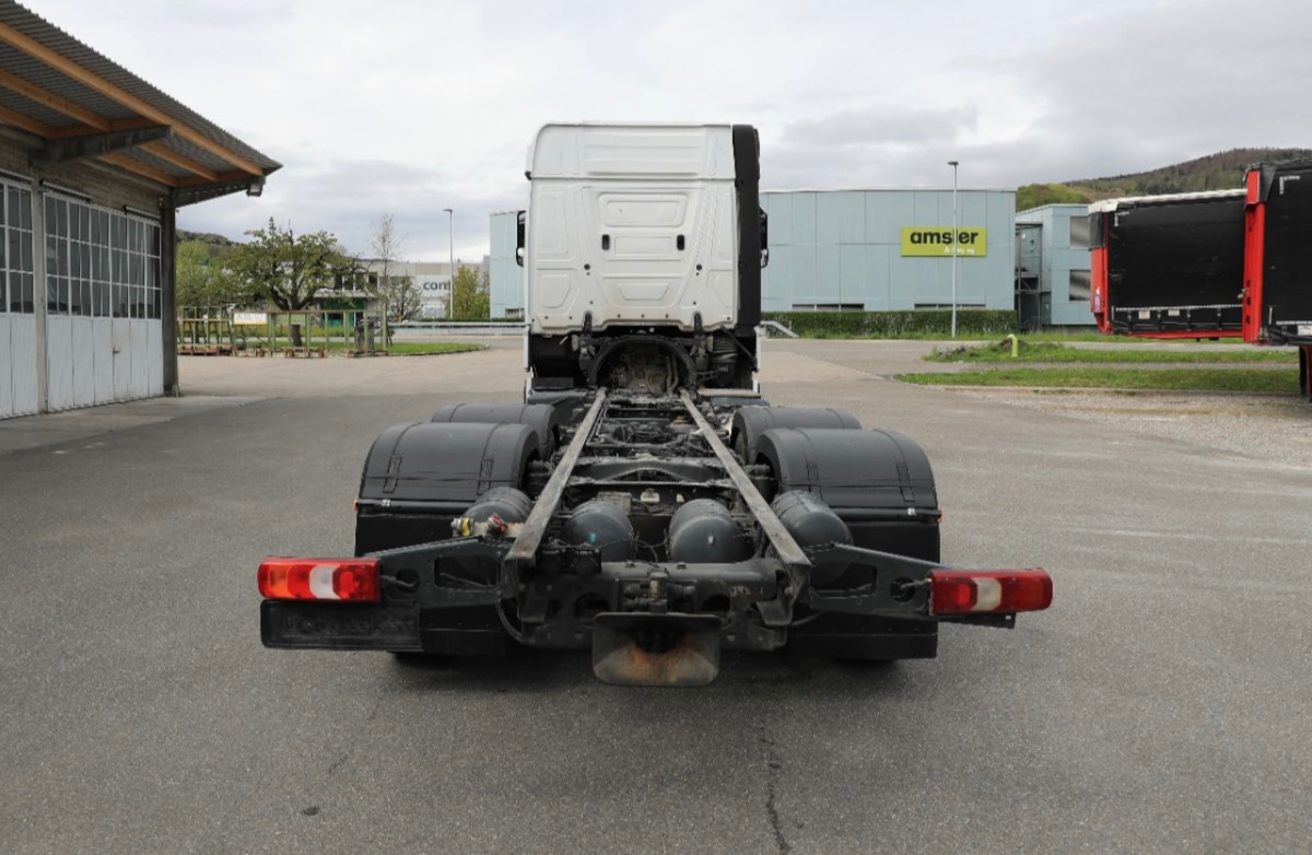 MERCEDES Actros 2548 6x2 - Camión chasis: foto 4 MERCEDES Actros 2548 6x2 - Camión chasis: foto 4