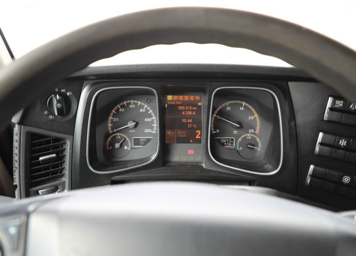 MERCEDES Actros 2548 6x2 - Camión chasis: foto 5 MERCEDES Actros 2548 6x2 - Camión chasis: foto 5