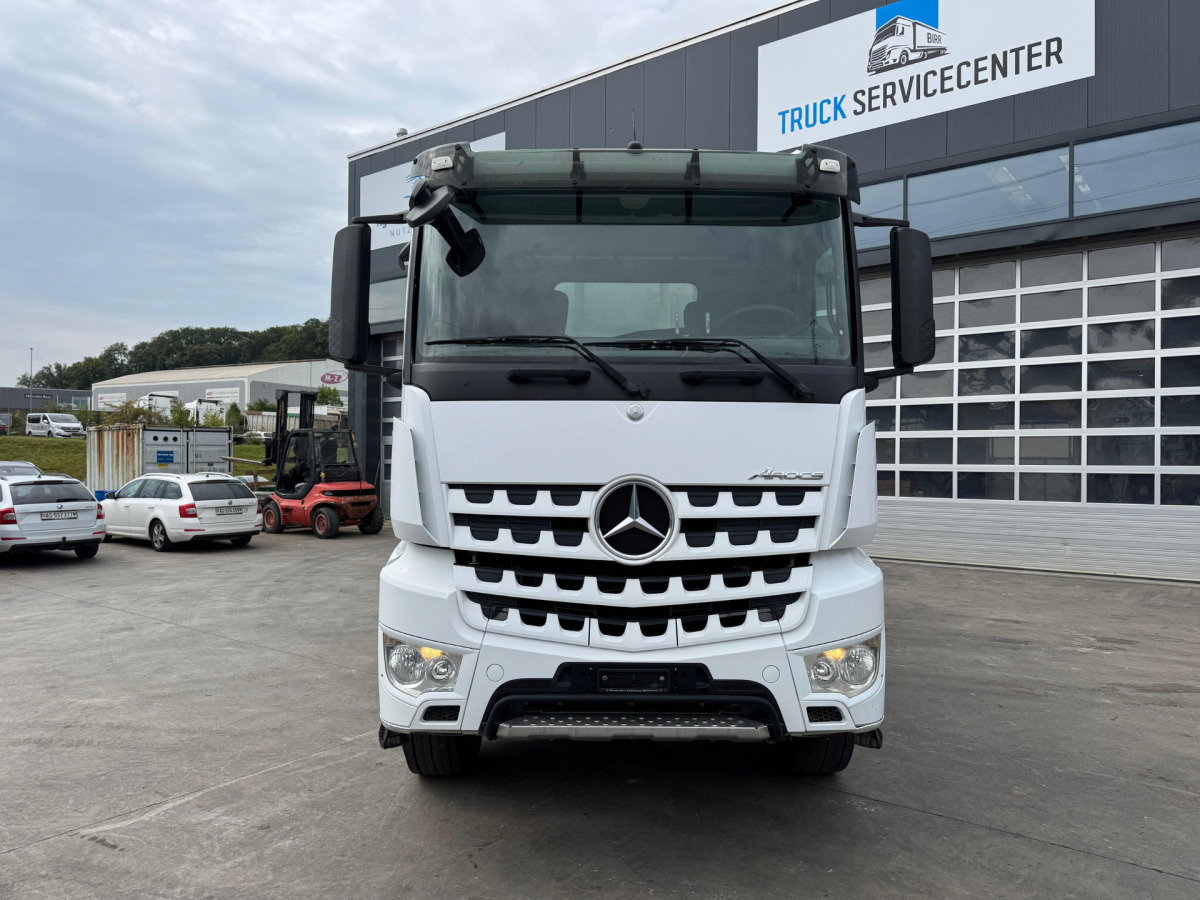 MERCEDES Arocs 3251 8x4 2 Seitenkipper Bormatik - Camión volquete: foto 3 MERCEDES Arocs 3251 8x4 2 Seitenkipper Bormatik - Camión volquete: foto 3