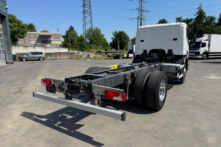 Camión chasis Scania P400 4x2 Chassis: foto 6