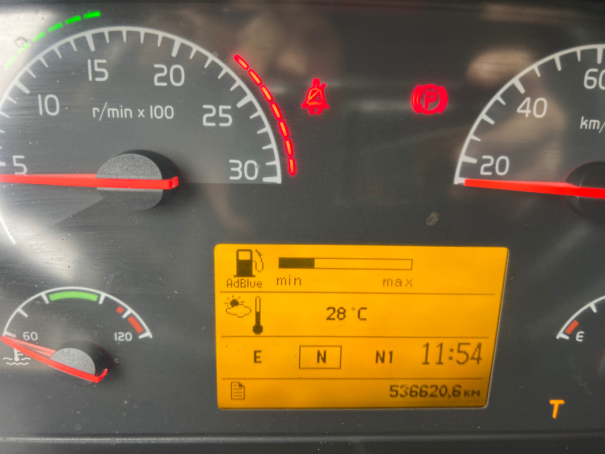 Arrendamiento de VOLVO FM-400 4x2 PK15500 VOLVO FM-400 4x2 PK15500: foto 15