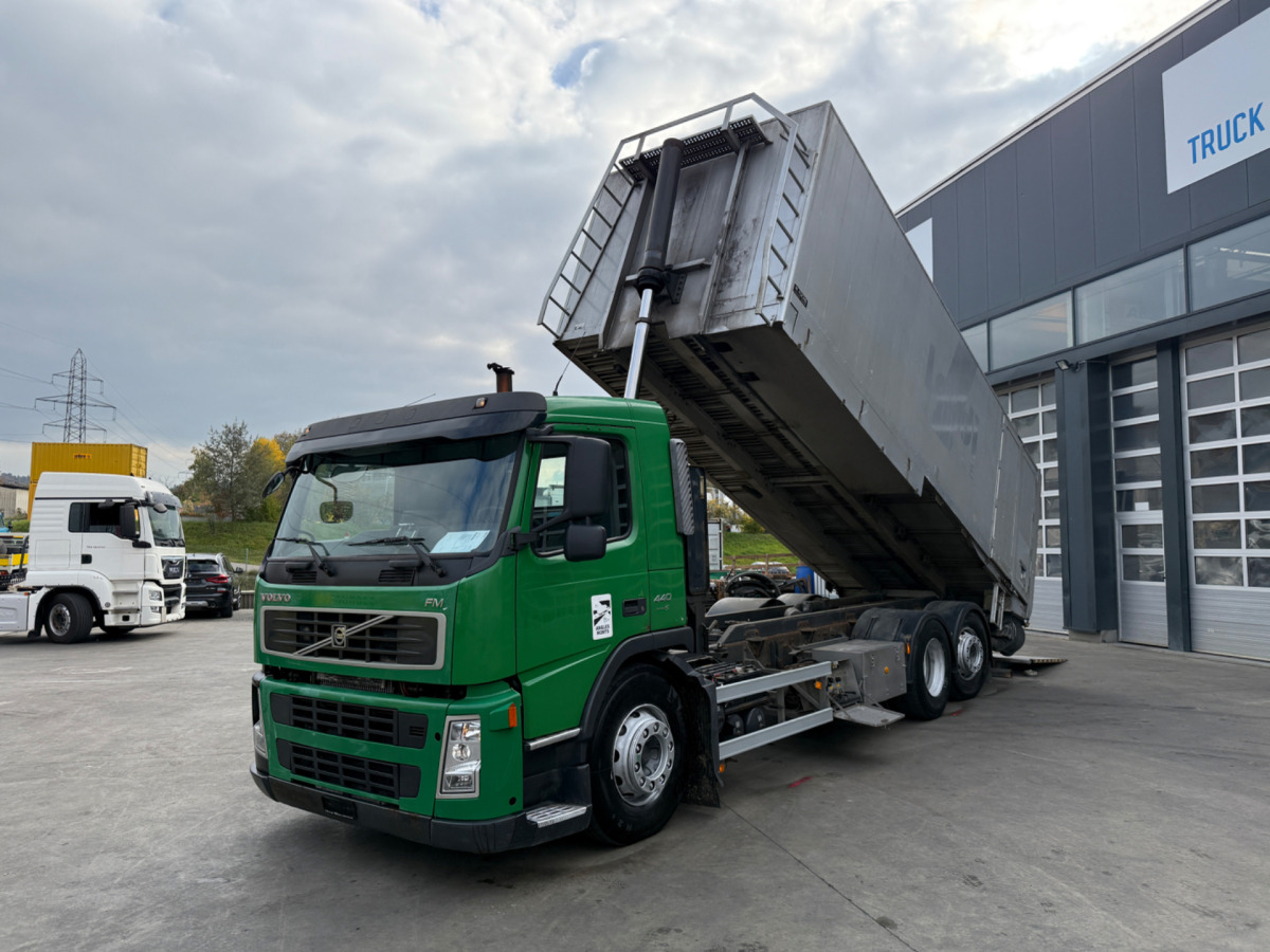 VOLVO FM-440 6x2 Getreidekipper - Camión volquete: foto 2 VOLVO FM-440 6x2 Getreidekipper - Camión volquete: foto 2