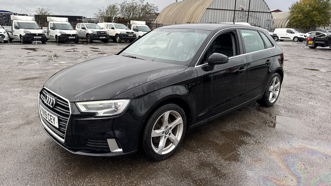 AUDI A3 30 TDI 116PS Sport S Tronic - Hatchback: foto 2 AUDI A3 30 TDI 116PS Sport S Tronic - Hatchback: foto 2
