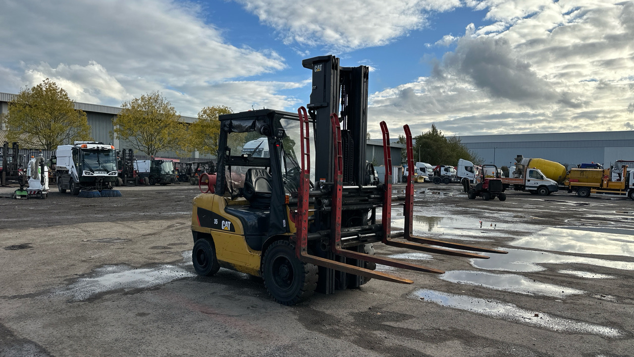 CATERPILLAR GP35 - Carretilla elevadora de gas: foto 1 CATERPILLAR GP35 - Carretilla elevadora de gas: foto 1