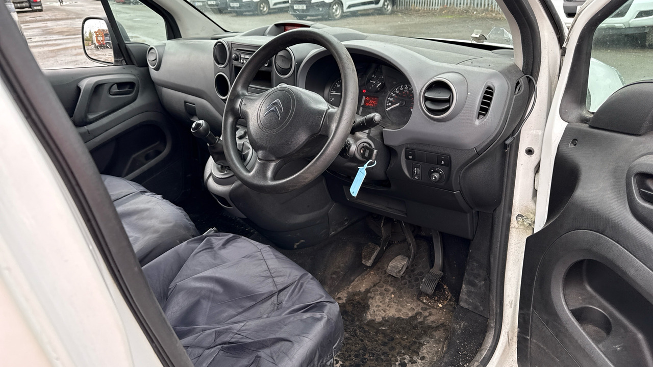 CITROEN BERLINGO 625 1.6 BlueHDi LX 100ps - Furgoneta pequeña: foto 5 CITROEN BERLINGO 625 1.6 BlueHDi LX 100ps - Furgoneta pequeña: foto 5