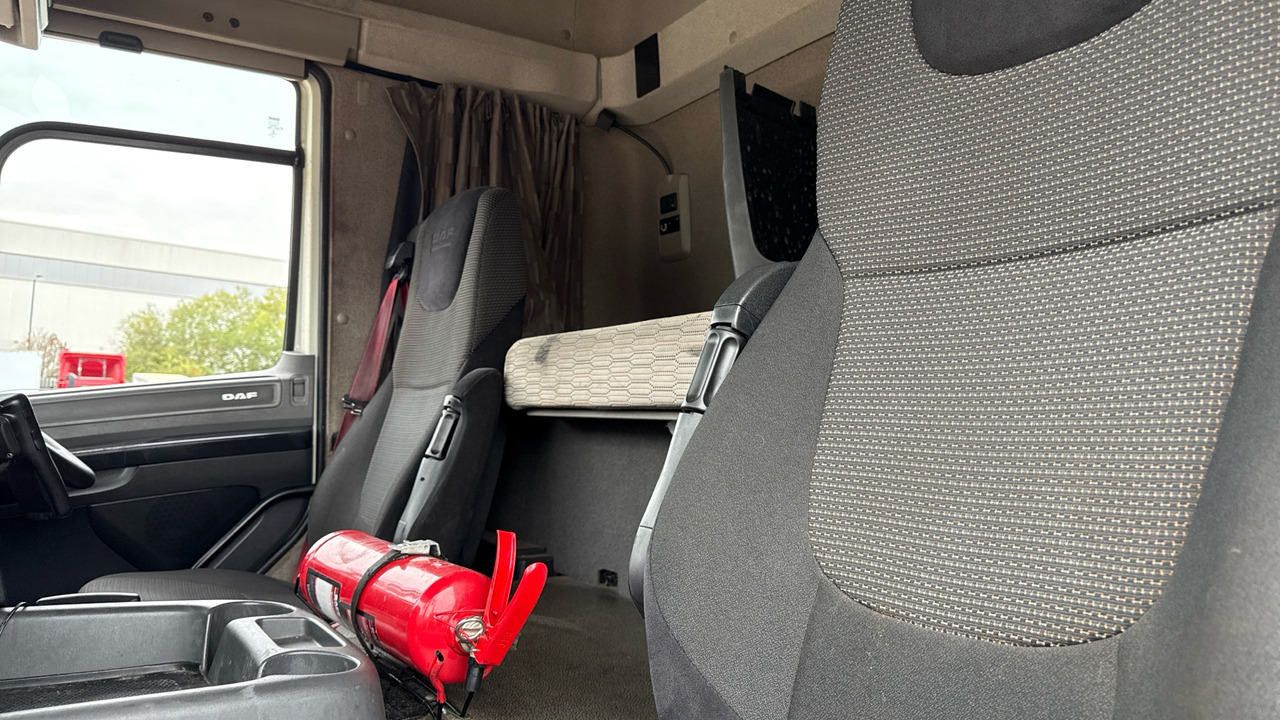 Cabeza tractora Daf CF 460: foto 15