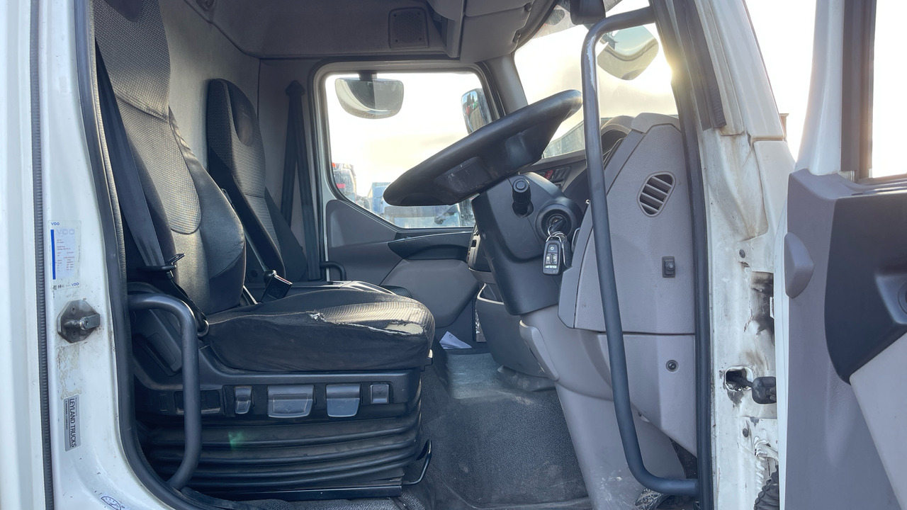 DAF LF 250 - Camión lona: foto 5 DAF LF 250 - Camión lona: foto 5