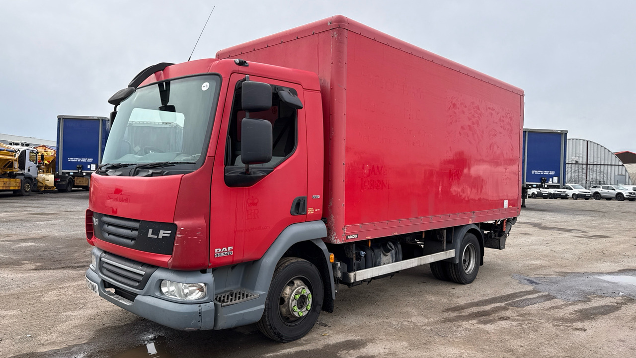 DAF LF 45.140 - Camión caja cerrada: foto 2 DAF LF 45.140 - Camión caja cerrada: foto 2