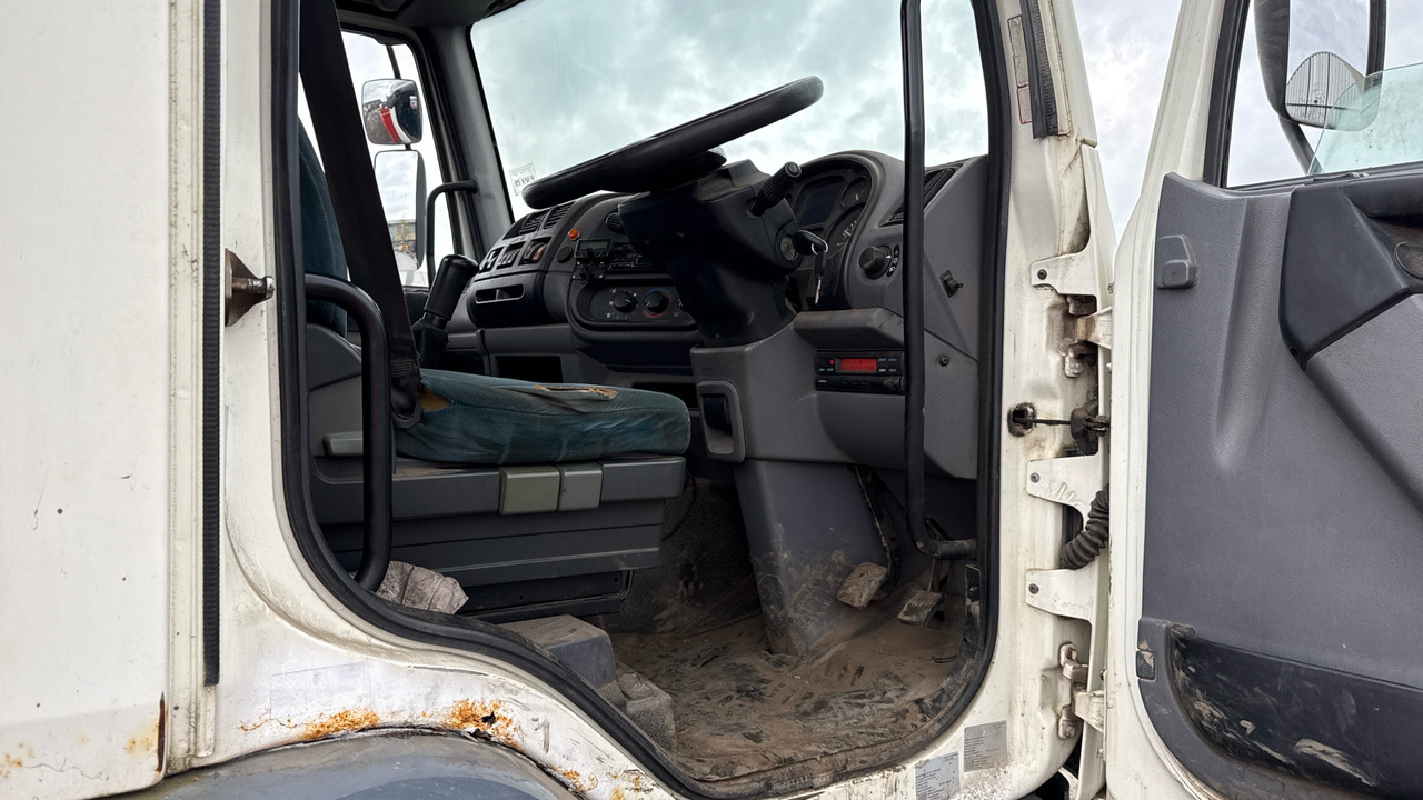 DAF LF 55.220 - Camión caja abierta, Camión grúa: foto 5 DAF LF 55.220 - Camión caja abierta, Camión grúa: foto 5