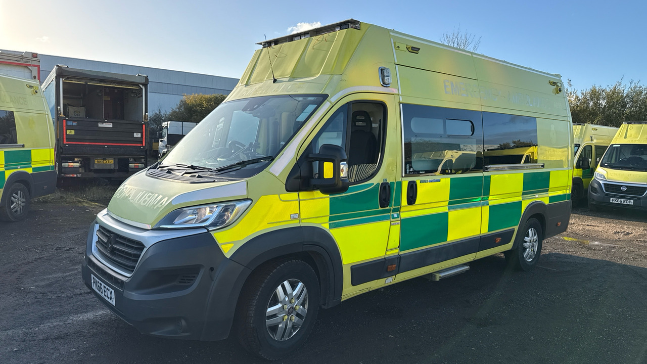 FIAT DUCATO 42 2.3 MULTIJET II - Ambulancia: foto 2 FIAT DUCATO 42 2.3 MULTIJET II - Ambulancia: foto 2