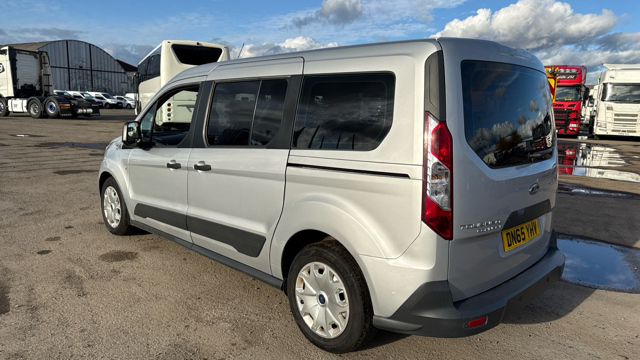 FORD GRAND TOURNEO CONNECT 1.5 TDCI - Coche: foto 3 FORD GRAND TOURNEO CONNECT 1.5 TDCI - Coche: foto 3