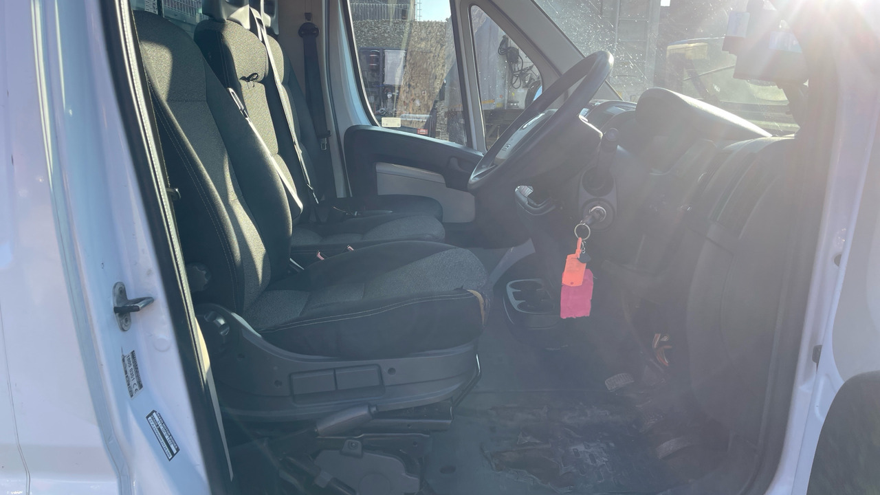 Fiat Ducato 35 35 MAXI 2.3 MULTIJET 130PS - Furgoneta caja abierta: foto 5 Fiat Ducato 35 35 MAXI 2.3 MULTIJET 130PS - Furgoneta caja abierta: foto 5