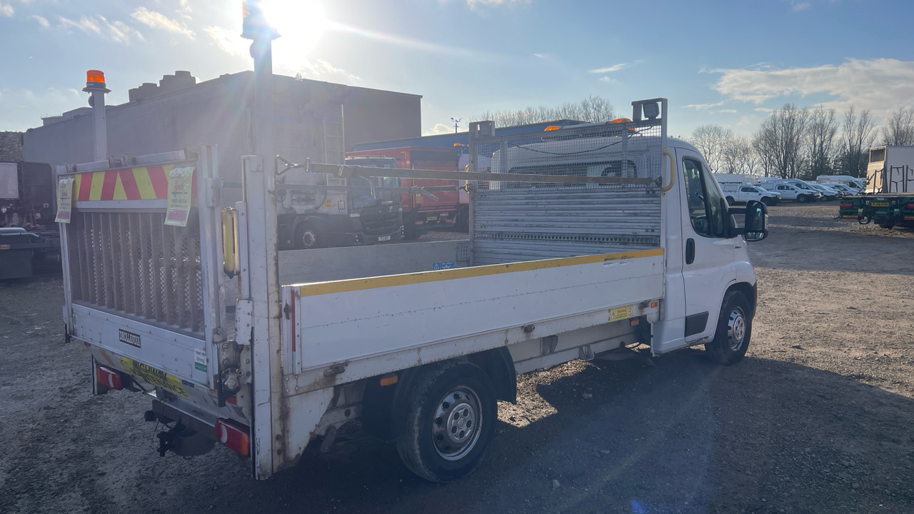 Fiat Ducato 35 35 MAXI 2.3 MULTIJET 130PS - Furgoneta caja abierta: foto 4 Fiat Ducato 35 35 MAXI 2.3 MULTIJET 130PS - Furgoneta caja abierta: foto 4