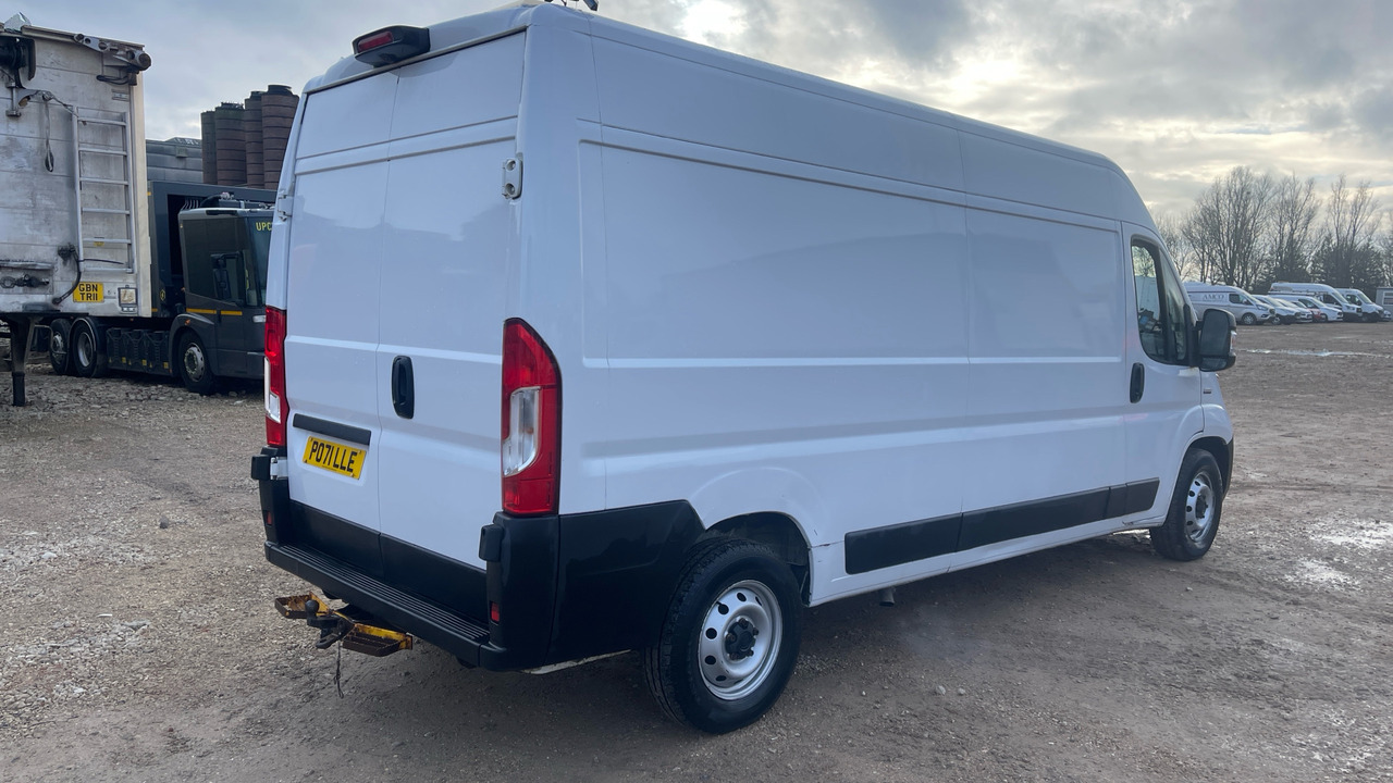 Fiat Ducato 35 MAXI 2.2 MULTI JET 140PS - Furgón: foto 4 Fiat Ducato 35 MAXI 2.2 MULTI JET 140PS - Furgón: foto 4