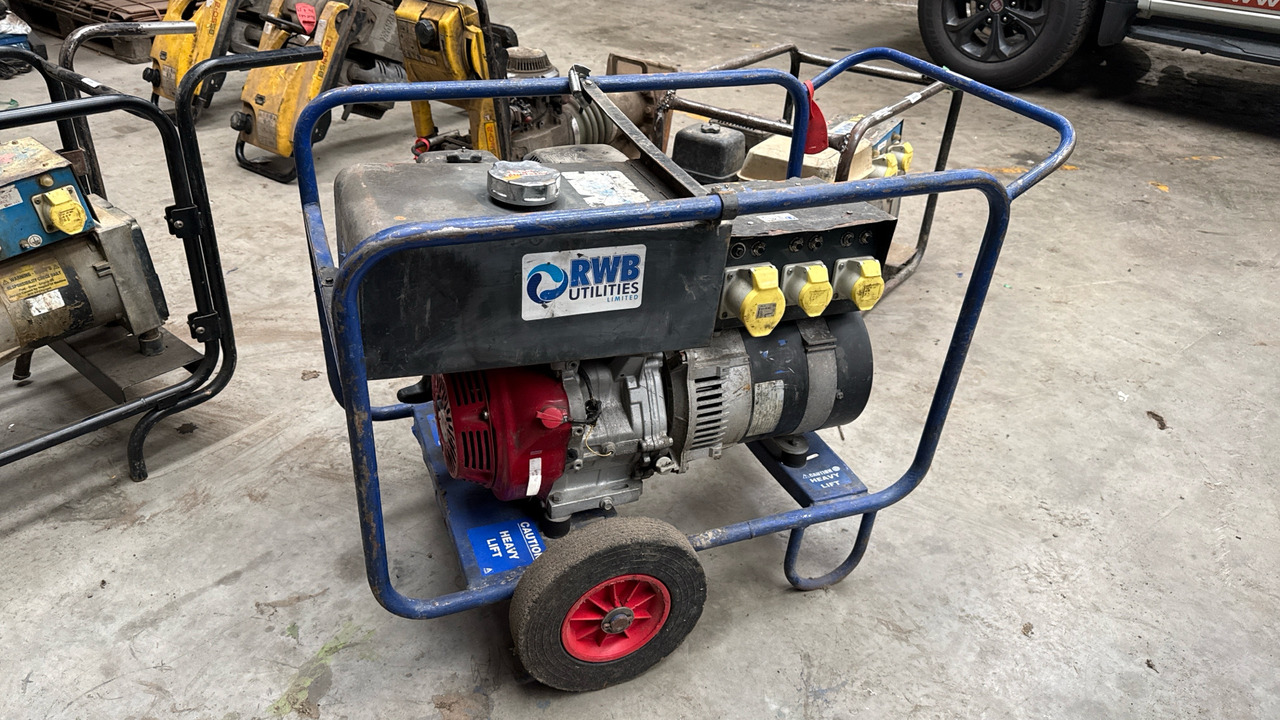 GENERATOR 7KVA, HONDA GX390 ENGINE - Equipo de construcción: foto 1 GENERATOR 7KVA, HONDA GX390 ENGINE - Equipo de construcción: foto 1