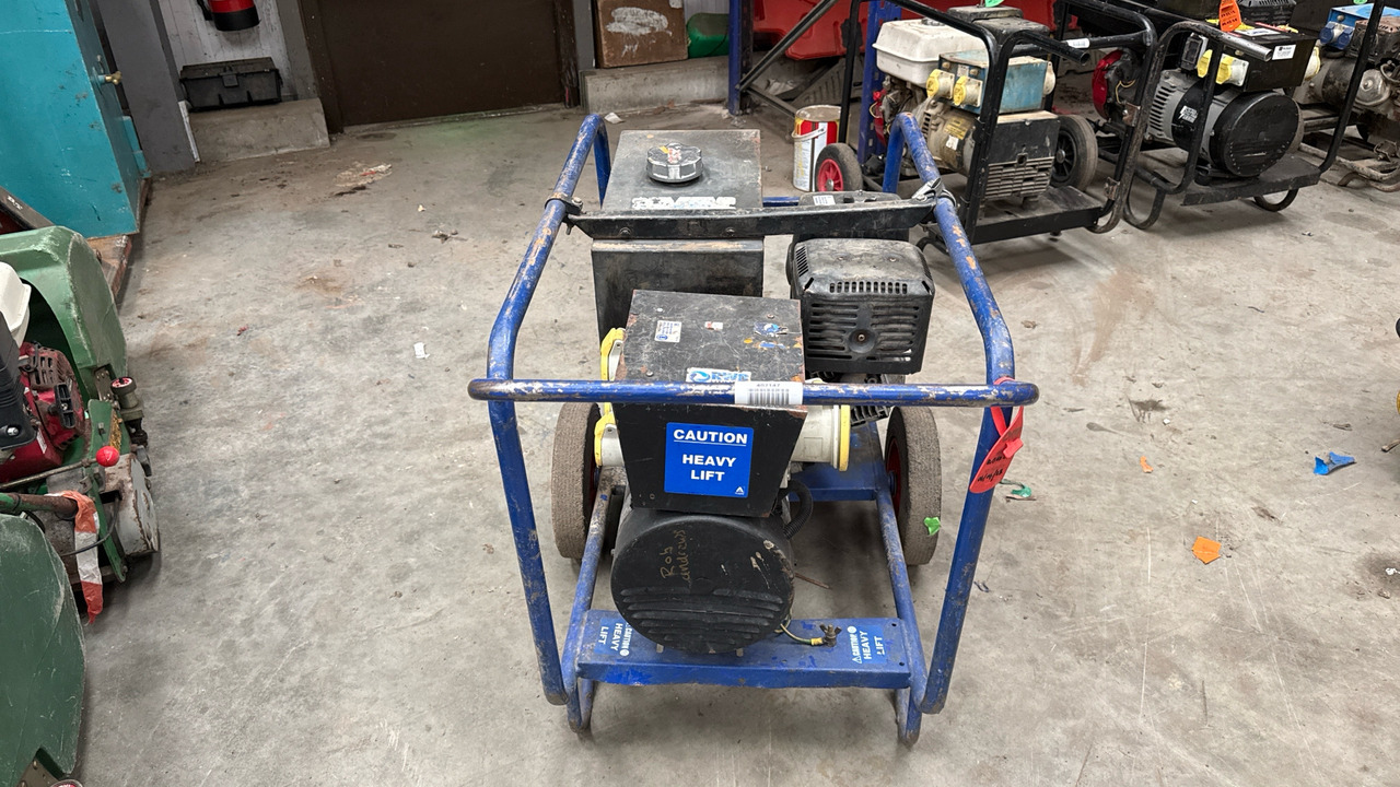 GENERATOR 7KVA, HONDA GX390 ENGINE - Equipo de construcción: foto 3 GENERATOR 7KVA, HONDA GX390 ENGINE - Equipo de construcción: foto 3