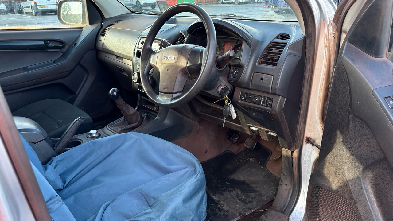 ISUZU D-MAX 1.9 - Pick-up, Furgoneta combi: foto 5 ISUZU D-MAX 1.9 - Pick-up, Furgoneta combi: foto 5