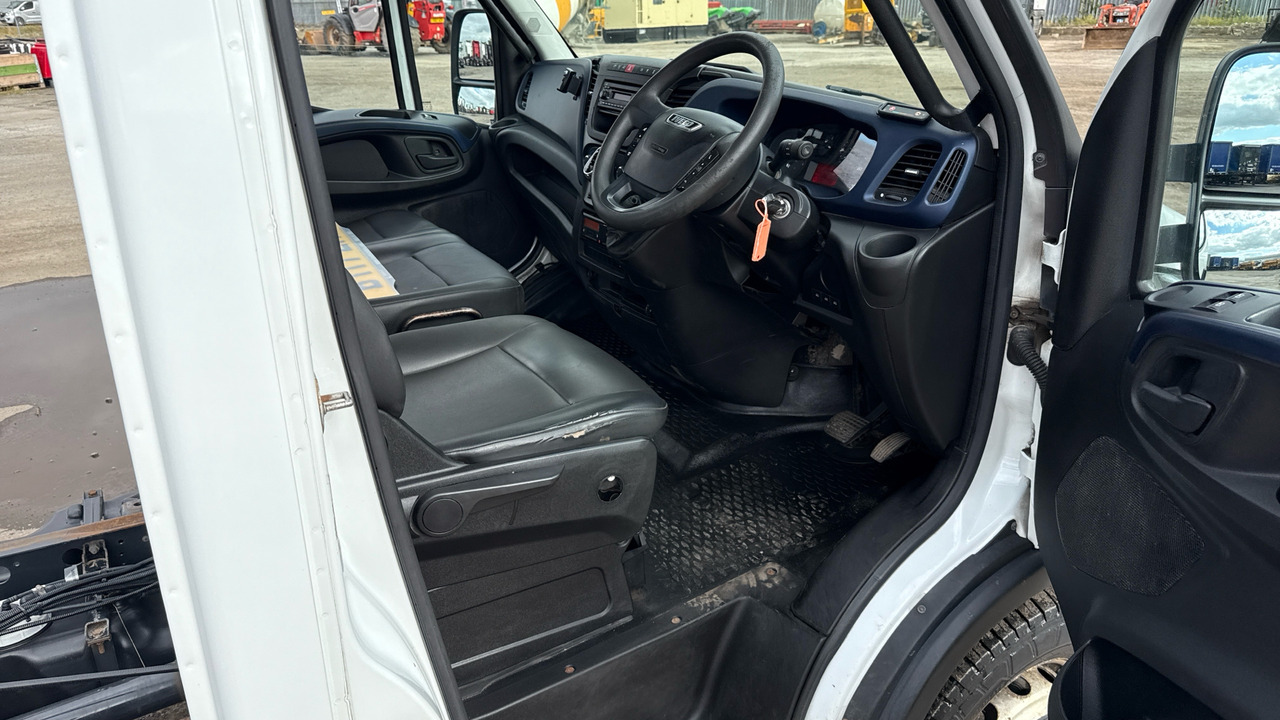 IVECO DAILY 70-180 - Camión chasis: foto 5 IVECO DAILY 70-180 - Camión chasis: foto 5