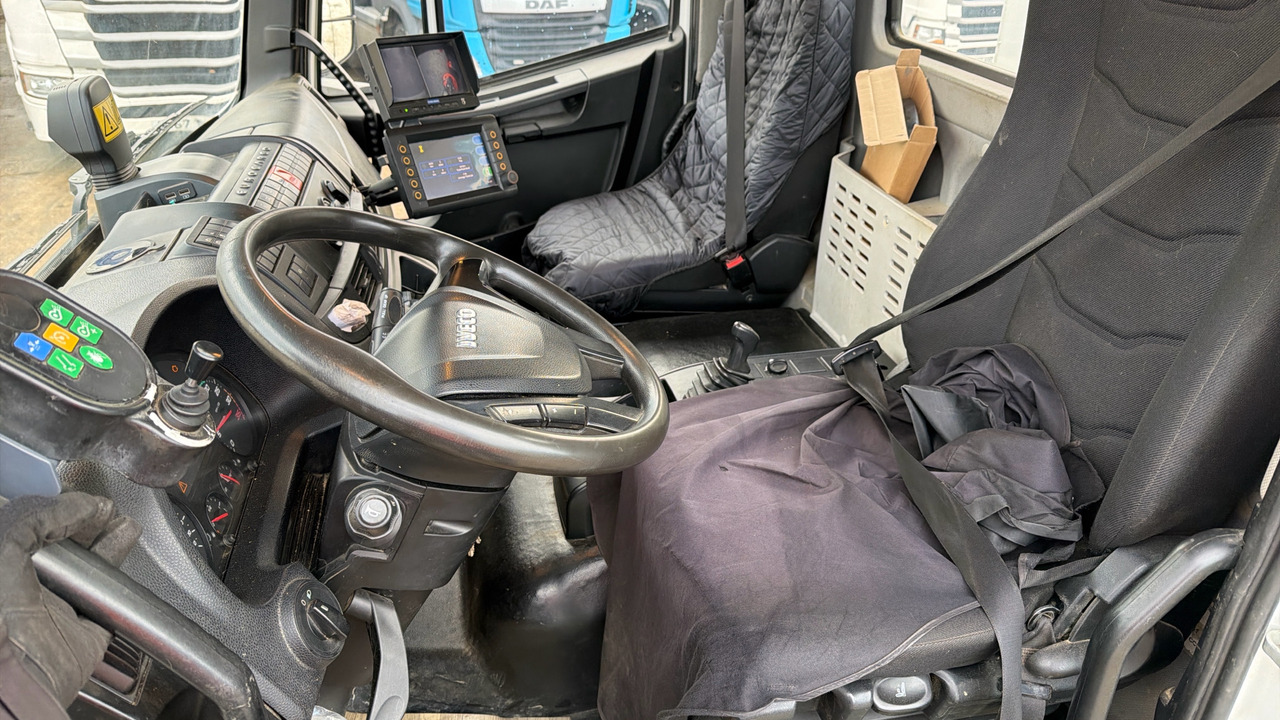 IVECO EUROCARGO 150-250 - Barredora vial: foto 5 IVECO EUROCARGO 150-250 - Barredora vial: foto 5