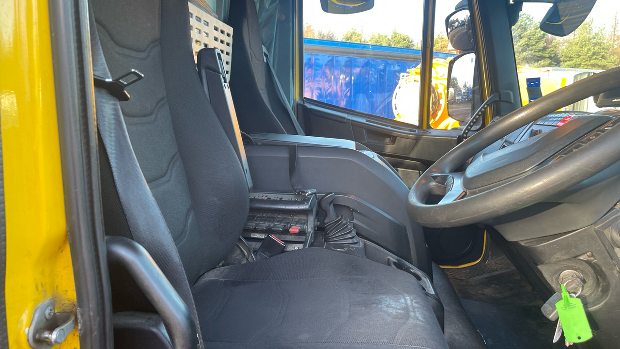 IVECO EUROCARGO 180-280 - Camión caja abierta, Camión grúa: foto 5 IVECO EUROCARGO 180-280 - Camión caja abierta, Camión grúa: foto 5