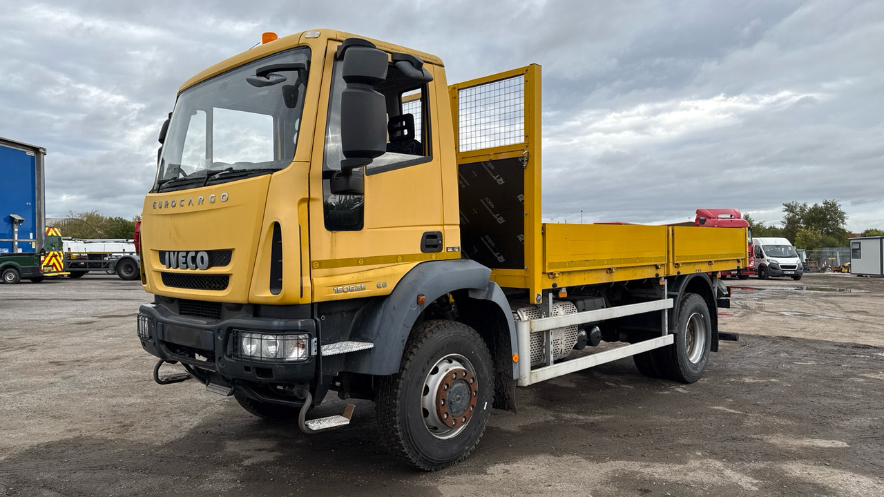 Iveco Eurocargo 150E25 - Camión caja abierta: foto 2 Iveco Eurocargo 150E25 - Camión caja abierta: foto 2