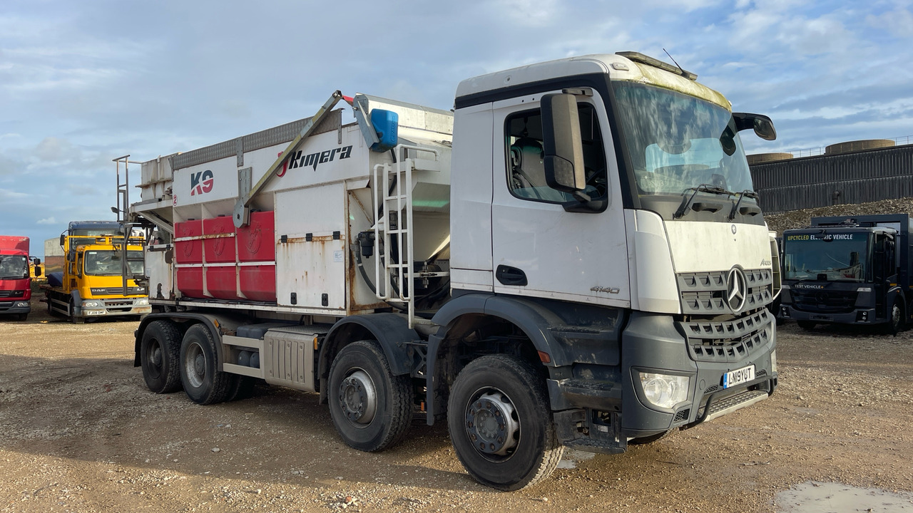 MERCEDES-BENZ AROCS 4140 - Cisterna de riego asfáltico: foto 1 MERCEDES-BENZ AROCS 4140 - Cisterna de riego asfáltico: foto 1