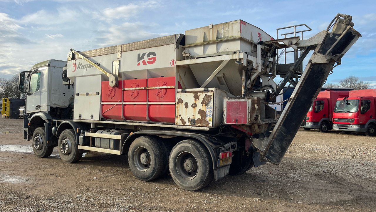 MERCEDES-BENZ AROCS 4140 - Cisterna de riego asfáltico: foto 3 MERCEDES-BENZ AROCS 4140 - Cisterna de riego asfáltico: foto 3