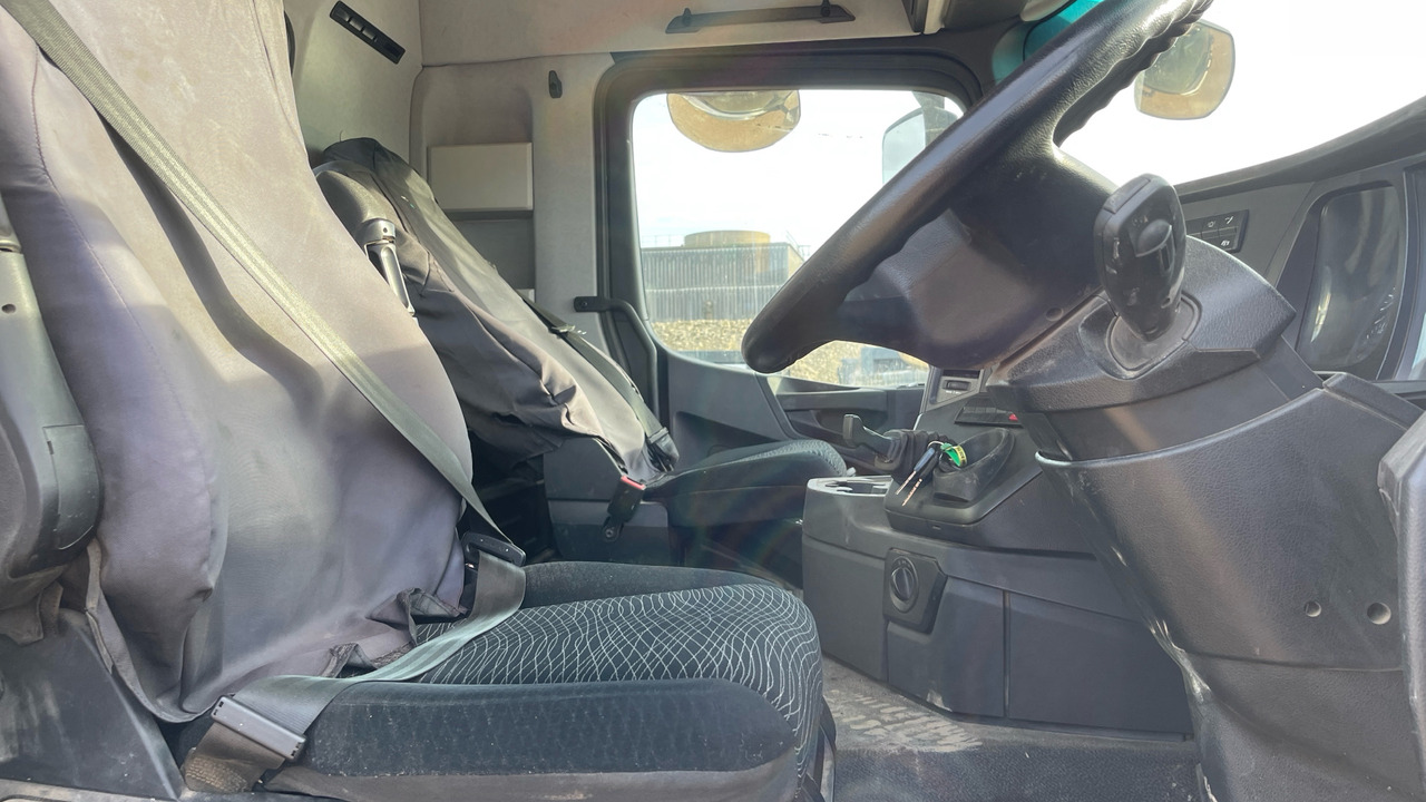 MERCEDES-BENZ AROCS 4140 - Cisterna de riego asfáltico: foto 5 MERCEDES-BENZ AROCS 4140 - Cisterna de riego asfáltico: foto 5