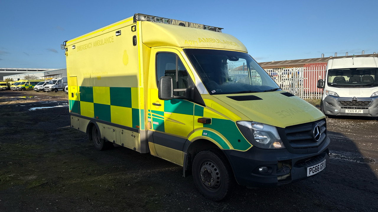 MERCEDES-BENZ SPRINTER 519 CDI - Ambulancia: foto 1 MERCEDES-BENZ SPRINTER 519 CDI - Ambulancia: foto 1