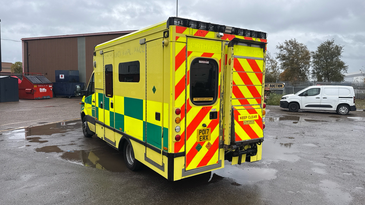 MERCEDES-BENZ SPRINTER 519 CDI - Ambulancia: foto 4 MERCEDES-BENZ SPRINTER 519 CDI - Ambulancia: foto 4