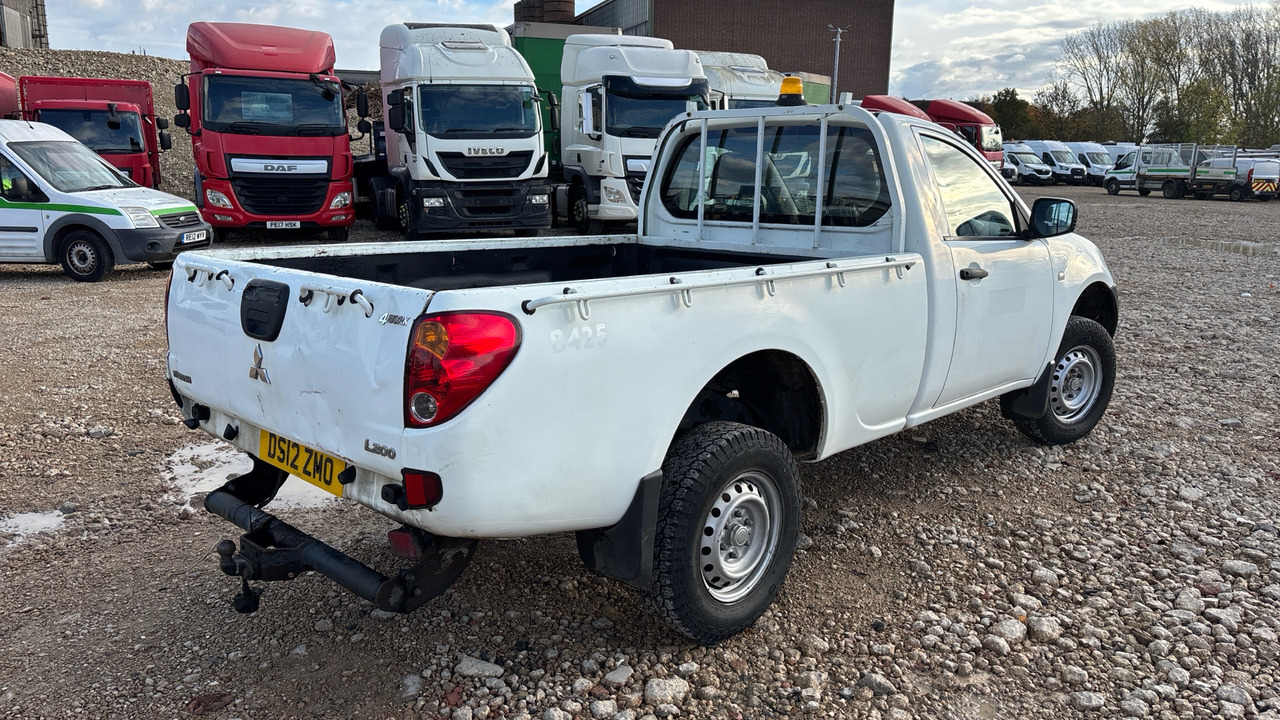 MITSUBISHI L200 - Pick-up: foto 4 MITSUBISHI L200 - Pick-up: foto 4