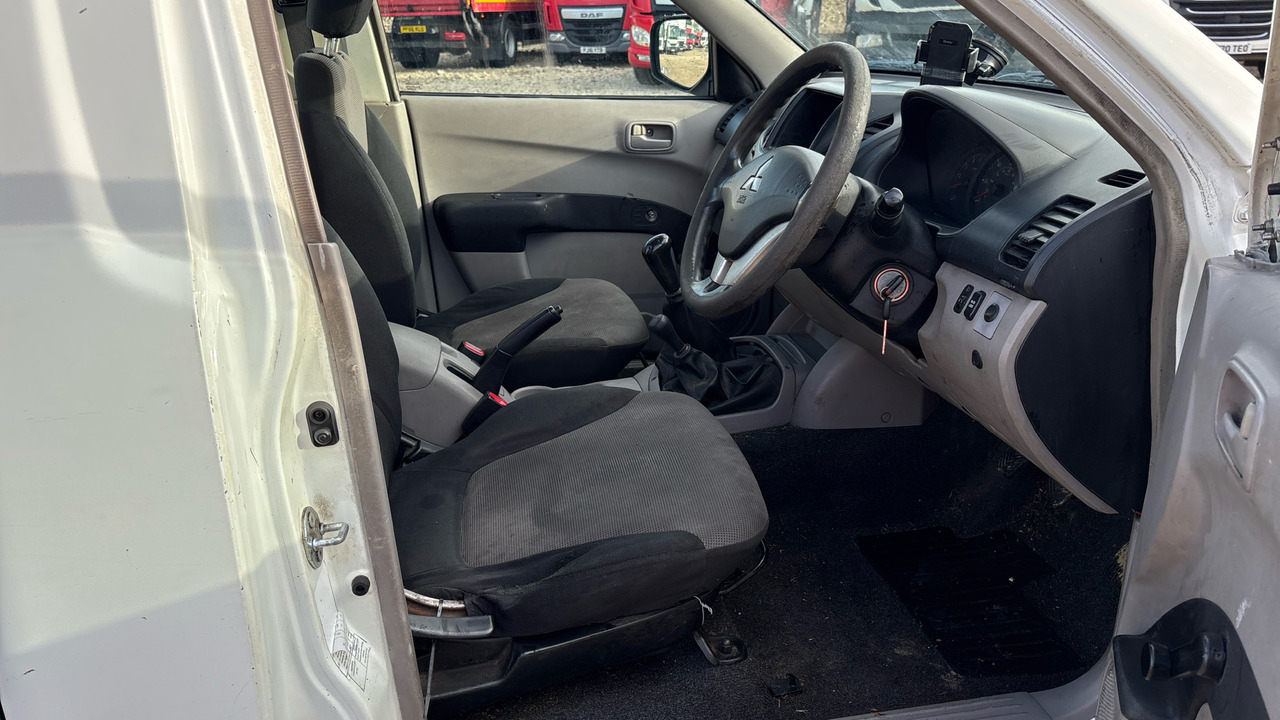 MITSUBISHI L200 - Pick-up: foto 5 MITSUBISHI L200 - Pick-up: foto 5