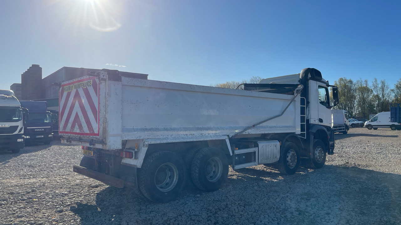 Mercedes-Benz Arocs 3240 - Camión volquete: foto 4 Mercedes-Benz Arocs 3240 - Camión volquete: foto 4