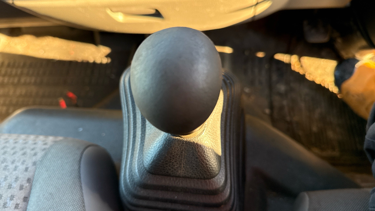 Furgoneta caja abierta NISSAN CABSTAR 35.14 dCi: foto 13