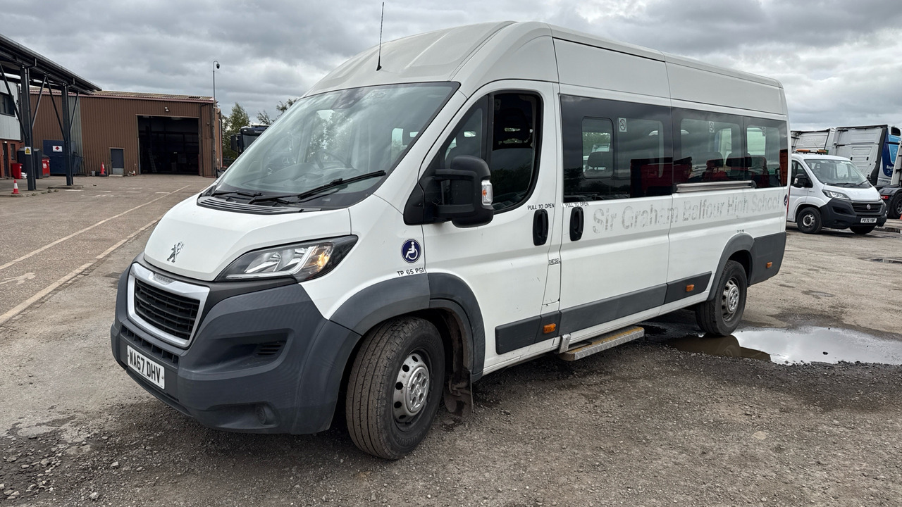 PEUGEOT BOXER 2.0 BLUEHDI 130PS - Minibús, Furgoneta de pasajeros: foto 2 PEUGEOT BOXER 2.0 BLUEHDI 130PS - Minibús, Furgoneta de pasajeros: foto 2
