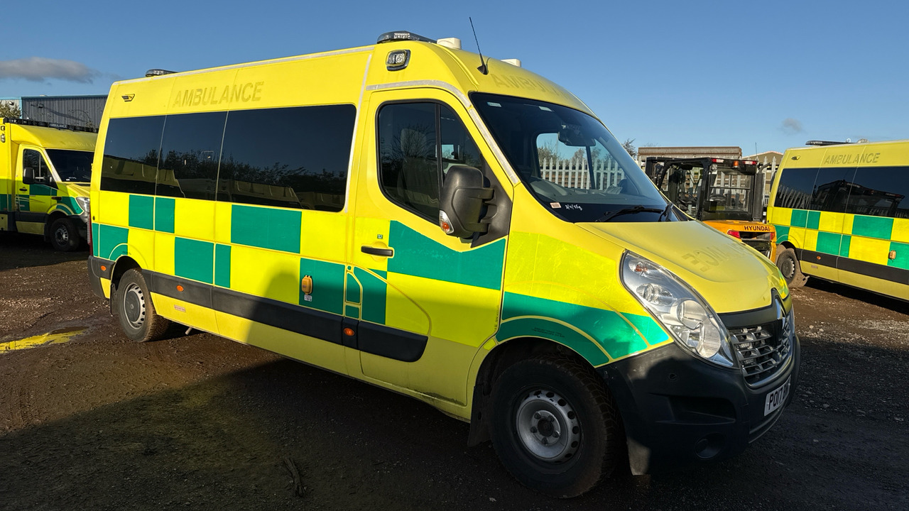 RENAULT MASTER 150.39 - Ambulancia: foto 1 RENAULT MASTER 150.39 - Ambulancia: foto 1