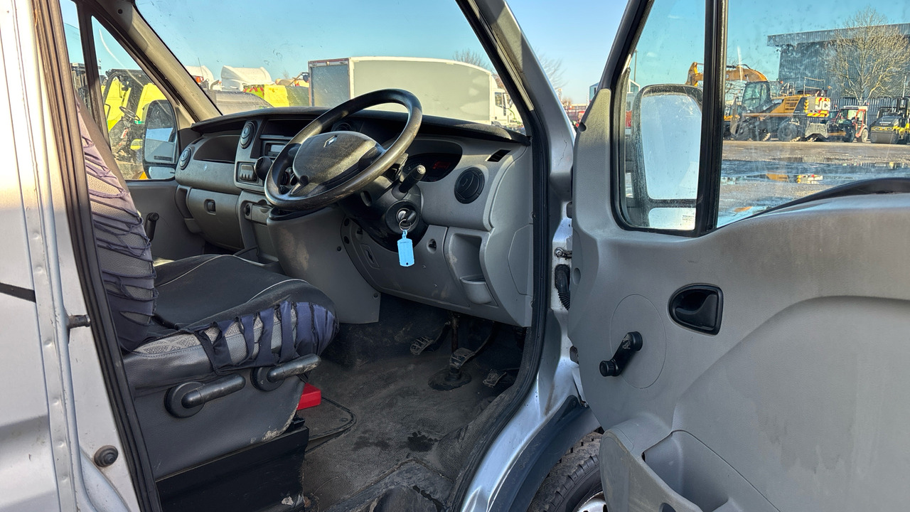 RENAULT MASTER LH35 DCi 120PS - Camión para caballos: foto 5 RENAULT MASTER LH35 DCi 120PS - Camión para caballos: foto 5