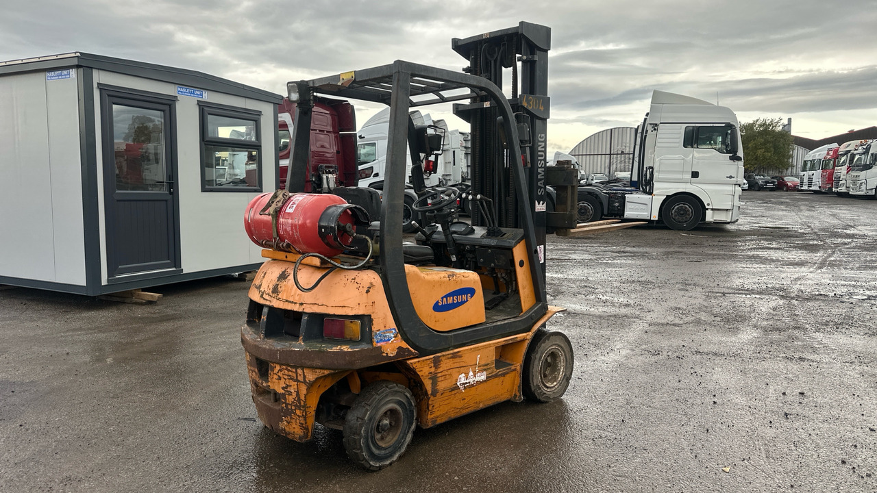 SAMSUNG SF15L - Carretilla elevadora de gas: foto 4 SAMSUNG SF15L - Carretilla elevadora de gas: foto 4