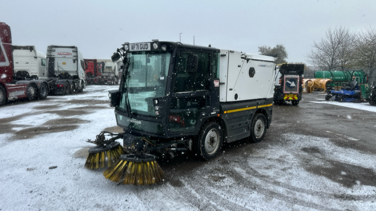 SCHMIDT SWINGO 200 - Barredora vial: foto 2 SCHMIDT SWINGO 200 - Barredora vial: foto 2