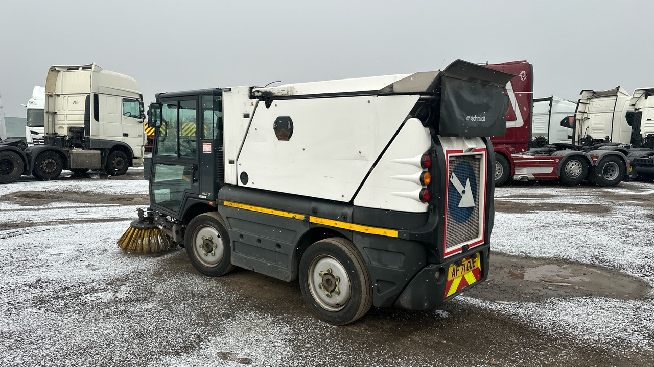 SCHMIDT SWINGO 200 - Barredora vial: foto 3 SCHMIDT SWINGO 200 - Barredora vial: foto 3