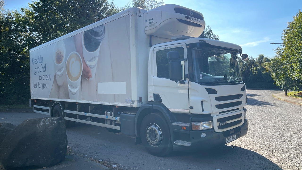Scania P 250 - Camión frigorífico: foto 1 Scania P 250 - Camión frigorífico: foto 1