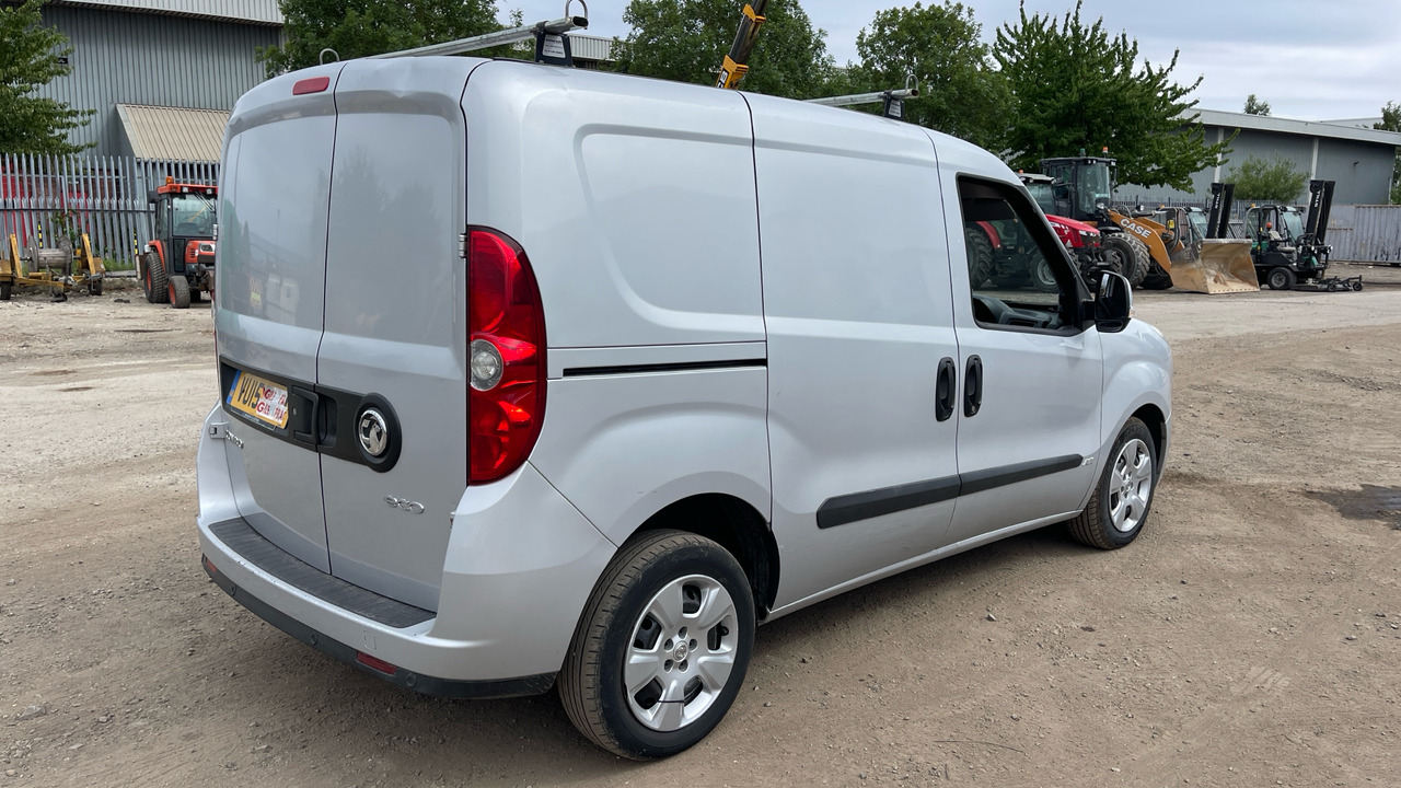 VAUXHALL COMBO 2000 1.3 CDTI 16V ECOFLEX SPORTIVE - Furgoneta pequeña: foto 4 VAUXHALL COMBO 2000 1.3 CDTI 16V ECOFLEX SPORTIVE - Furgoneta pequeña: foto 4