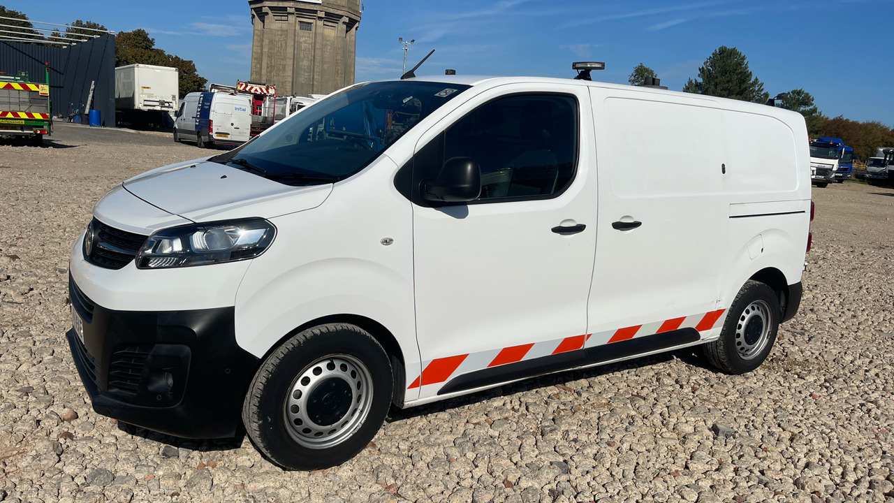 Vauxhall Vivaro 2900 1.5 100PS - Furgoneta pequeña: foto 2 Vauxhall Vivaro 2900 1.5 100PS - Furgoneta pequeña: foto 2