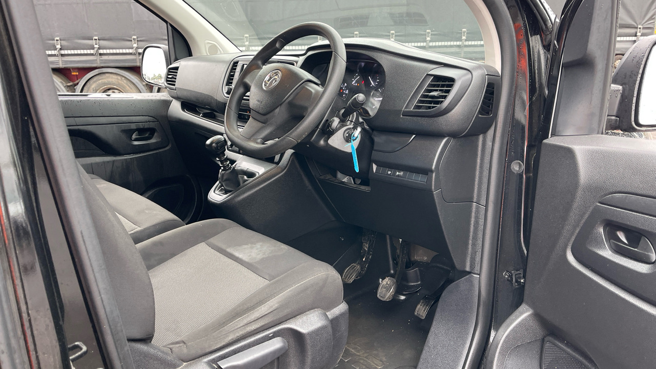 Vauxhall Vivaro 3100 2.0 145PS PRIME - Furgoneta pequeña: foto 5 Vauxhall Vivaro 3100 2.0 145PS PRIME - Furgoneta pequeña: foto 5
